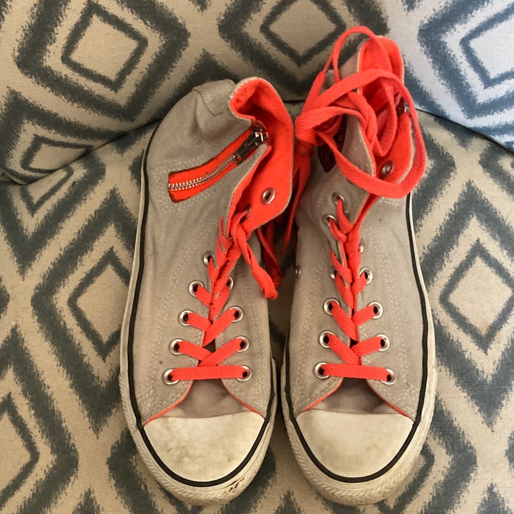 Converse Gray‎ High-Top Sneakers 7 🌸